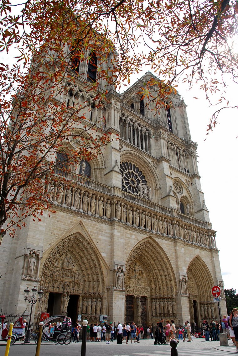 Country Hypocrite Restraint Notre-Dame de Paris